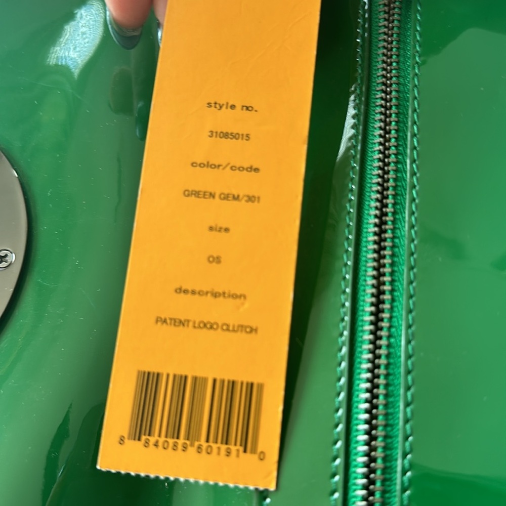 Tory Burch patent logo clutch - OPEN TO OFFERS ✅ - Picture 6 of 6